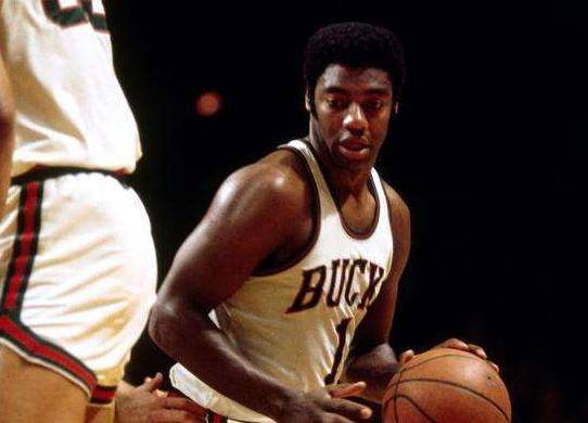 双前锋配合 双前锋配合